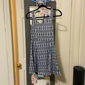 Fun navy & white print dress!